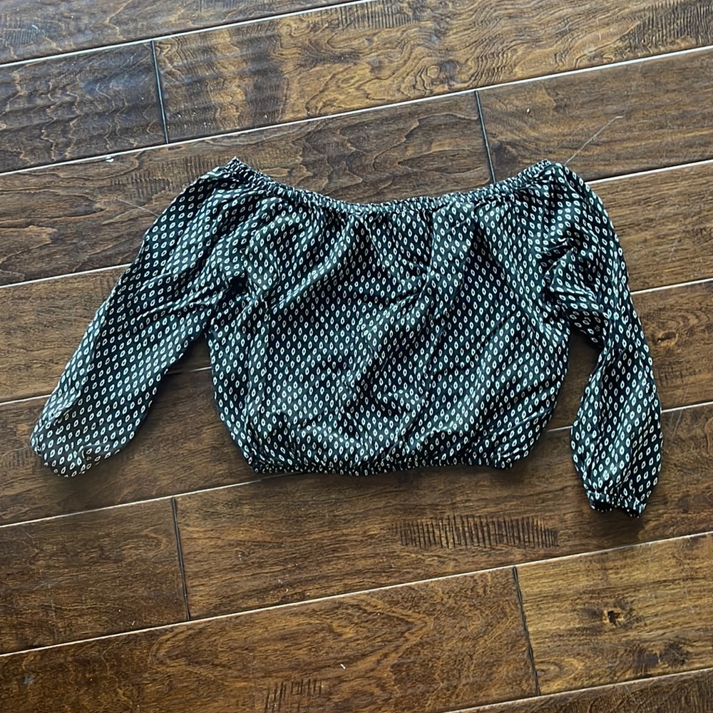 Brandy Melville off shoulder print blouse